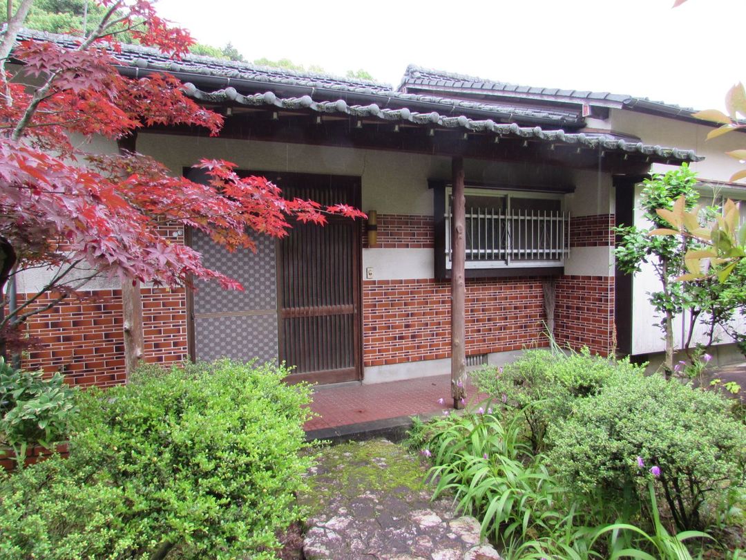 1976 4DK House on 647sqm Land in Omuta, Fukuoka - Thumbnail 2
