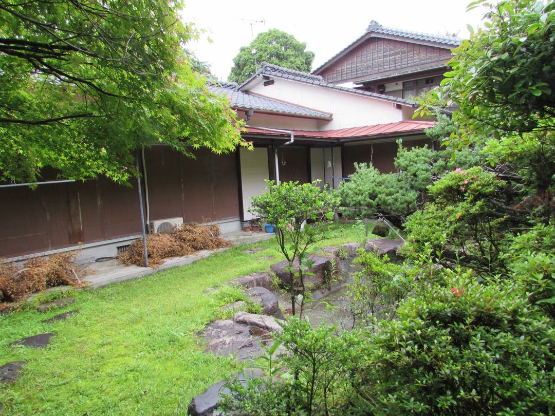 1976 4DK House on 647sqm Land in Omuta, Fukuoka - Thumbnail 3