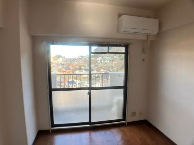 1R Apartment for Rent in Moji, Kitakyushu - 20,000 Yen - Thumbnail 2