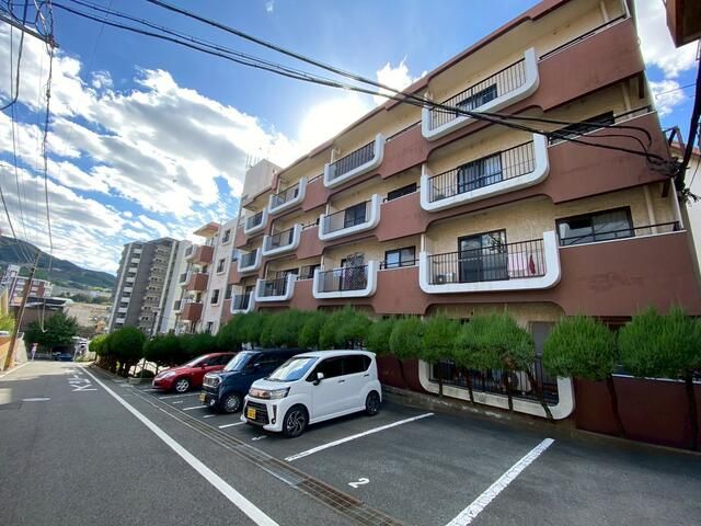 2LDK Apartment in Kitakyushu - ¥3 Million - Thumbnail 2