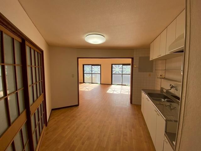 2LDK Apartment in Kitakyushu - ¥3 Million - Thumbnail 4