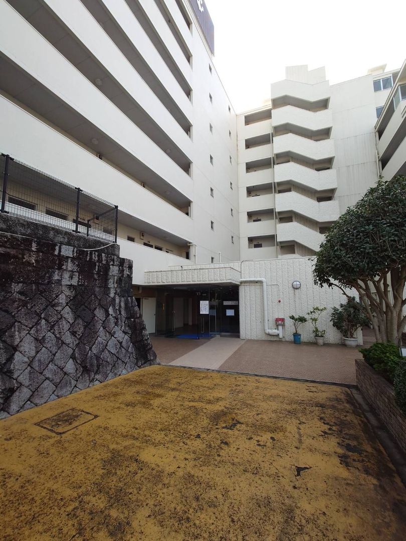 2LDK Apartment in Tomino Samariya Mansion, Kitakyushu - Thumbnail 3