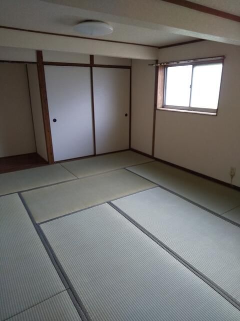 3LDK House on 270sqm Land in Kitakyushu Moji Ward - 2.5M Yen - Thumbnail 4