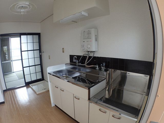 1K Apartment for Rent in Kitakyushu - Co-op Shiki 202 - Thumbnail 3