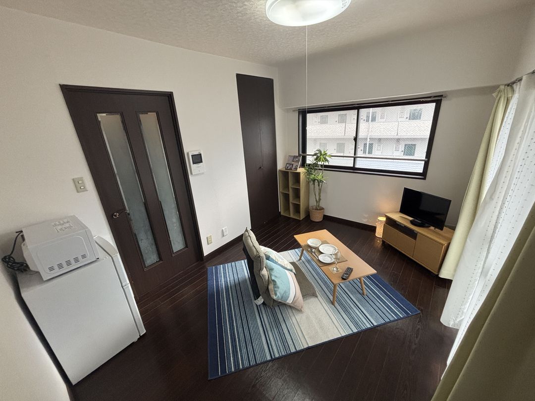 1K Corner Apartment for Sale in Kitakyushu's Romanesque Shimo-Itotsu - Thumbnail 4