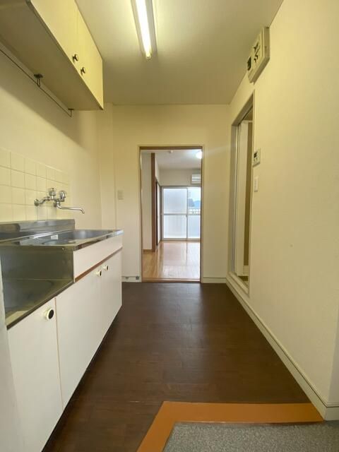 1DK Apartment for Rent in Munakata, Fukuoka - Corpo Cosmo 206 - Image 1