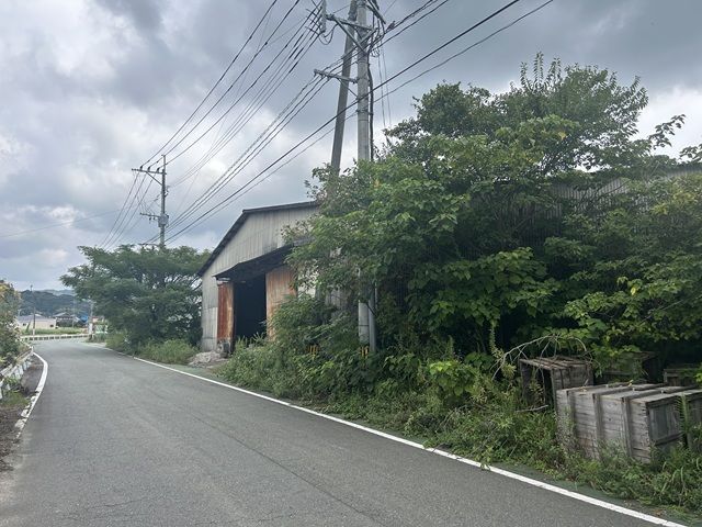 Warehouse with Hoist Crane for Sale Near Shin-Omuta Station - Thumbnail 3