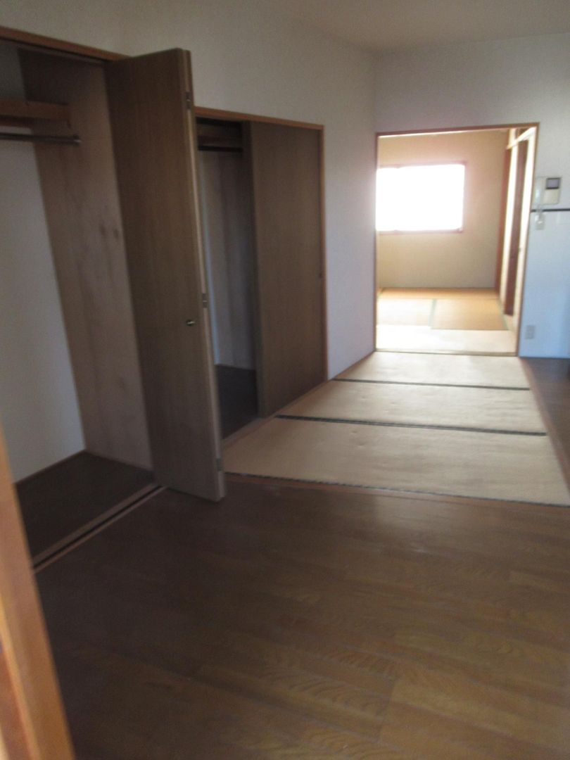 Commercial Building with Offices and Residence for Sale in Omuta - Thumbnail 4