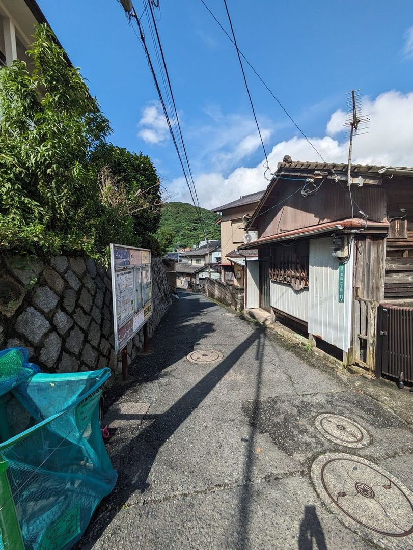 Investment House in Kitakyushu Moji Ward with Tenant - Thumbnail 2