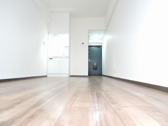 White Palace Kitakyudai-mae 106 Rental Apartment in Kitakyushu - Thumbnail 3