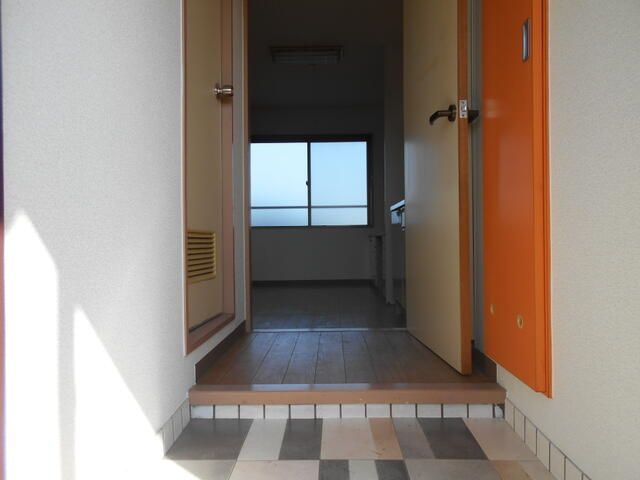 1K Apartment for Rent in Omuta City, Fukuoka - Lavieen Rose - Thumbnail 4