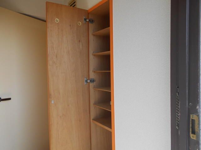 1K Apartment for Rent in Omuta City, Fukuoka - Lavieen Rose - Thumbnail 2