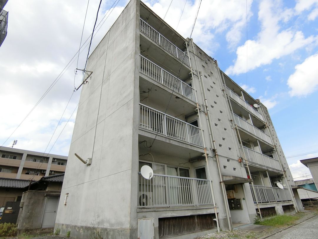 Sunny Palace Iizuka 1R Apartment for Rent in Fukuoka - Thumbnail 3