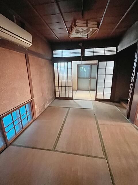 5DK Detached House for Sale near Minami-Kokura Station, Kitakyushu - Thumbnail 2