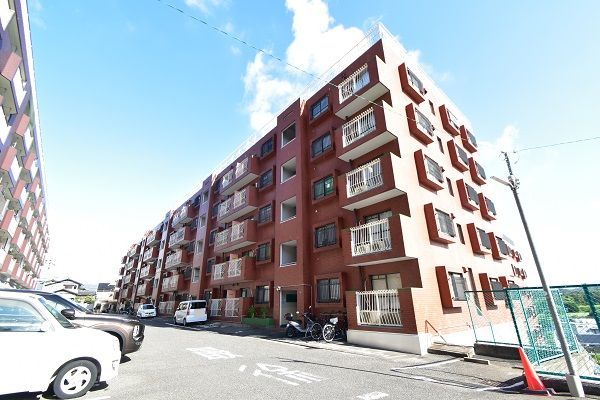 3DK Apartment for Sale in Tokuriku Danchi, Kitakyushu - Thumbnail 3