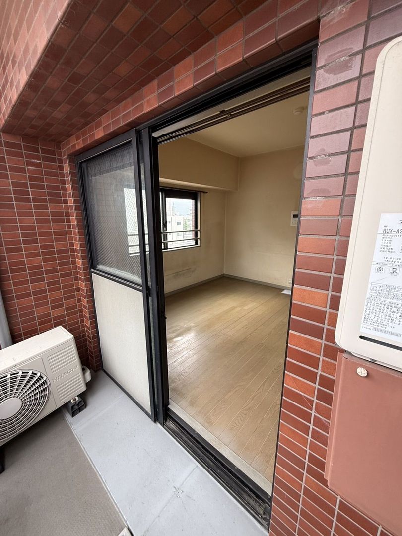 1K Apartment for Sale in Kurume, Fukuoka - South-Facing Corner Unit - Thumbnail 3