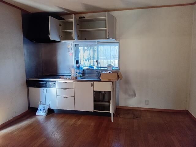 2LDK Detached House for Sale in Omuta, Fukuoka - 121.46 sqm Land - Thumbnail 2