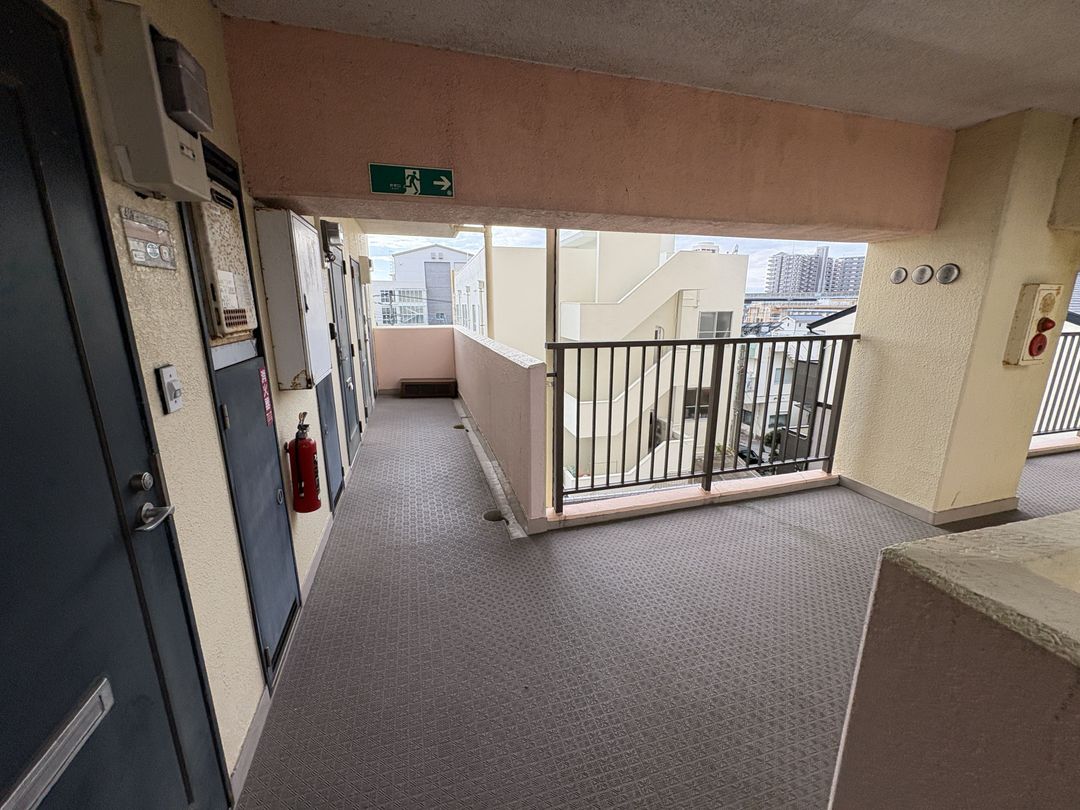 Kurume Station 1R Apartment for Sale - 1.5M Yen Investment - Thumbnail 2
