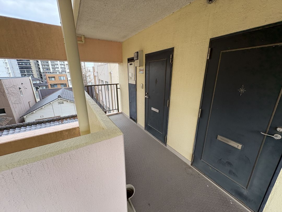 Kurume Station 1R Apartment for Sale - 1.5M Yen Investment - Thumbnail 3