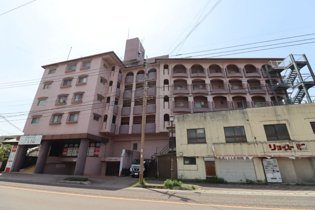 3DK Apartment in Iizuka Near Shin-Iizuka Station | Tachiiwa Heights - Thumbnail 2