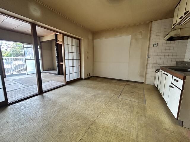 3SLDK Apartment for Sale in Kitakyushu's Kokurakita Ward - Thumbnail 4