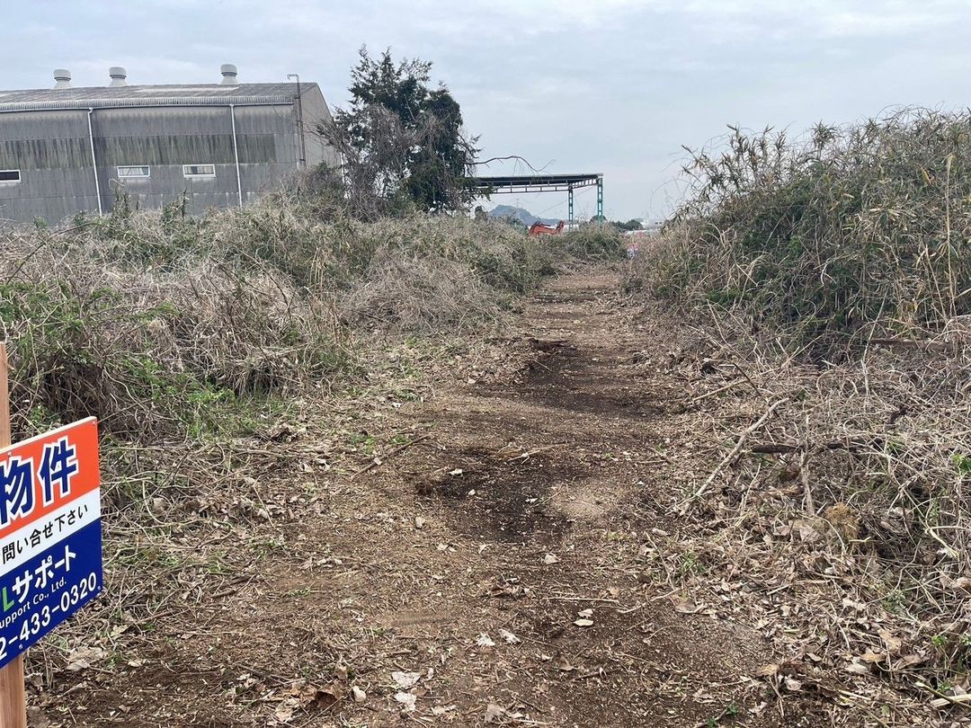 Vacant Land for Sale in Tosu City, Saga - Ideal for Storage or Parking - Thumbnail 4