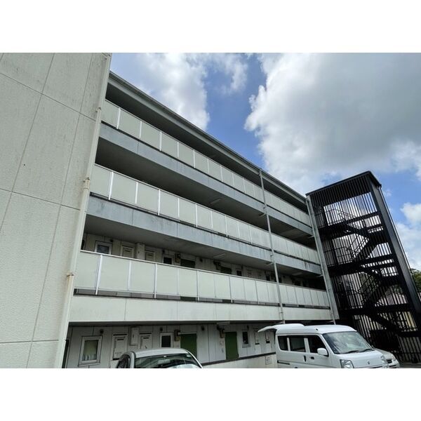 1K Apartment for Rent near Kyōikudai-mae Station, Munakata - Thumbnail 2