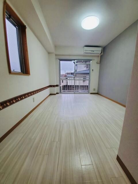1K Apartment for Rent in Kitakyushu - 23.4 sqm, No Key Money - Thumbnail 2
