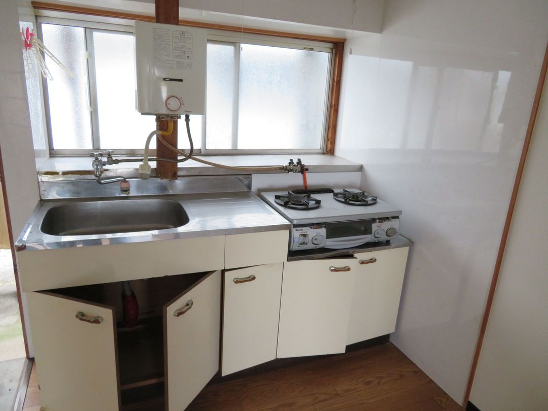 Motoshiro Apartment 22: 3DK Rental in Kitakyushu - Image 1