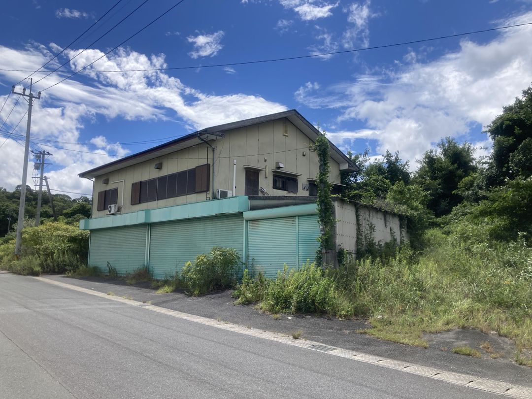 Tagawa City Commercial Building for Sale with Parking & Office Space - Thumbnail 2