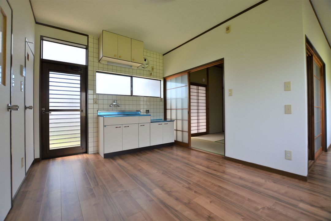 Ueki Rental House: 3-Unit Investment Apartment in Nogata, Fukuoka - Thumbnail 4
