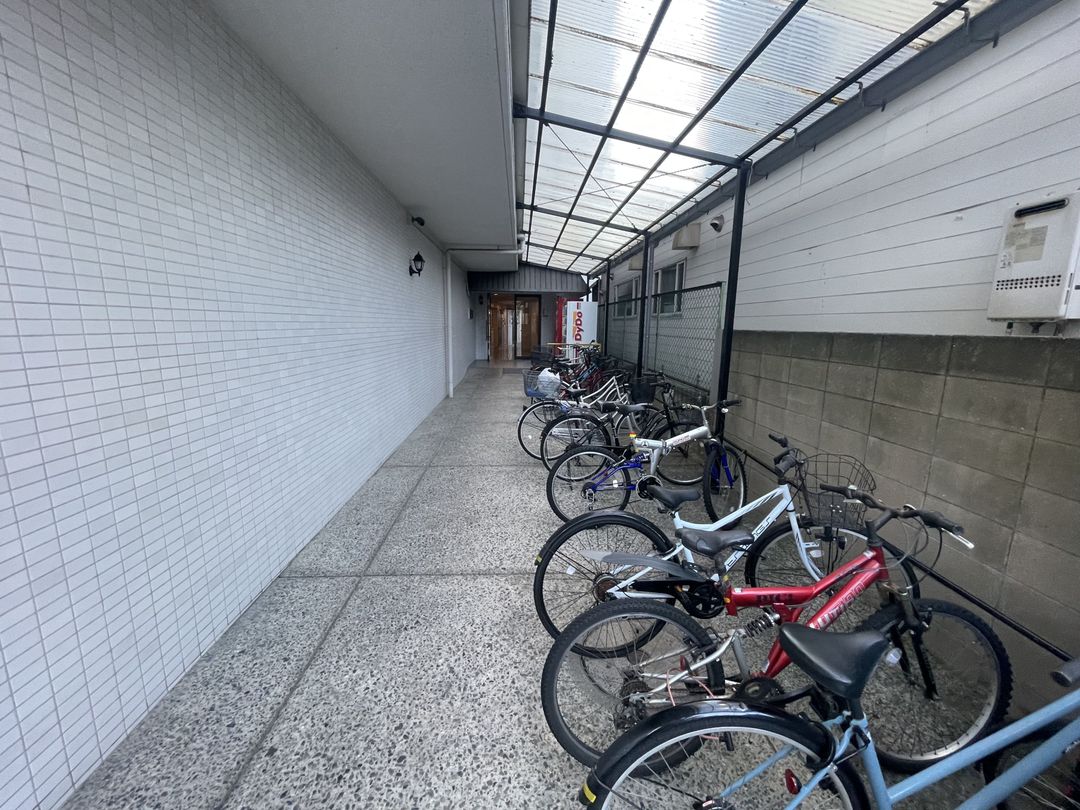 Kitakyushu Studio Apartment for Sale with Tenant, Near Hokuhō Station - Thumbnail 4