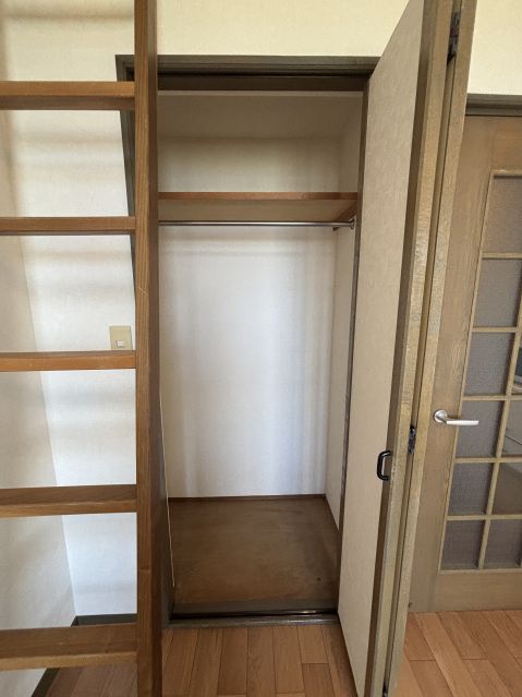 Pension Villa Kurume E203: 1K Apartment with Loft near Kurume Daigaku-mae Station - Image 1