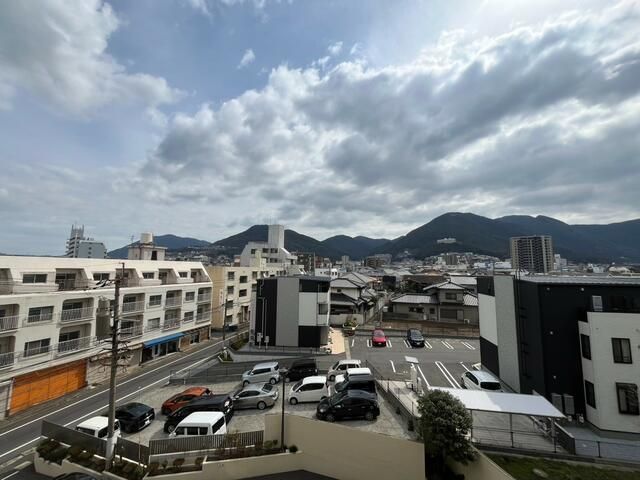 4LDK Apartment for Sale in Kitakyushu's Kamitomino Area - Thumbnail 2