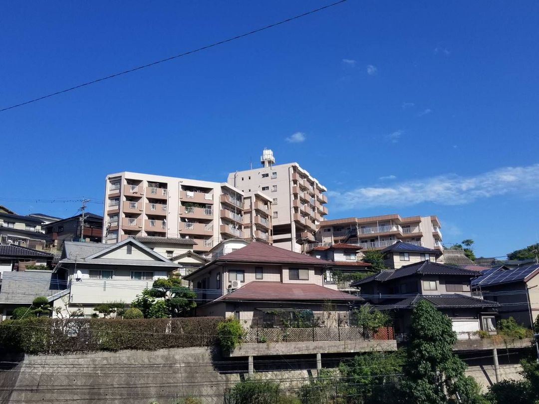 Pet-Friendly 4LDK Apartment in Kitakyushu with Panoramic Views - Thumbnail 2