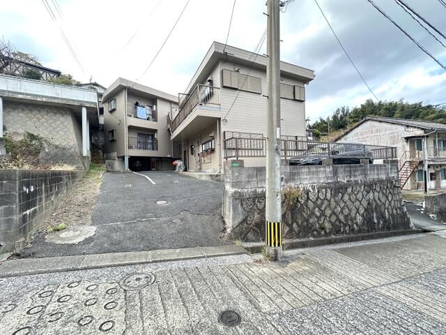 4-Unit Apartment Building for Sale in Wakamatsu, Kitakyushu - Thumbnail 2