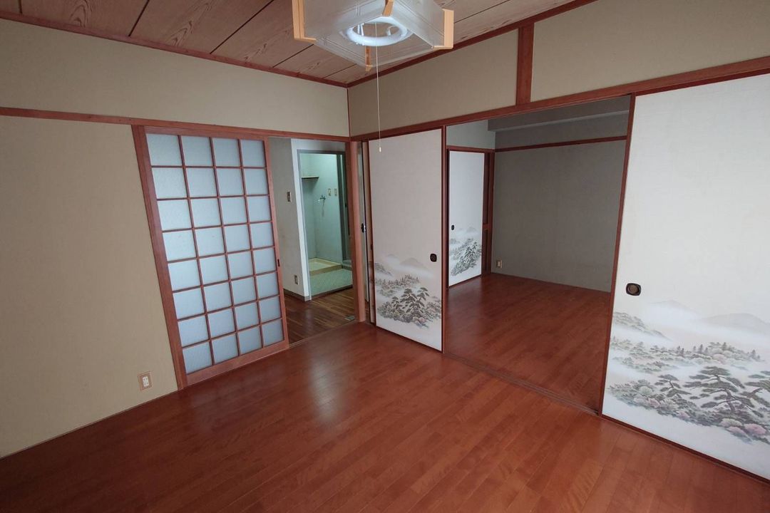 Million Corpus Shinike 105 Apartment, Kitakyushu - Thumbnail 3