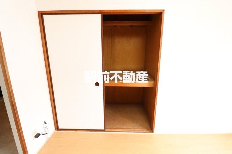 4-Unit Apartment in Omuta, Fukuoka - Thumbnail 3