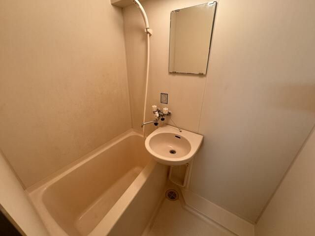 1K Apartment for Rent in Kitakyushu, Fukuoka - 20,000 Yen - Thumbnail 4