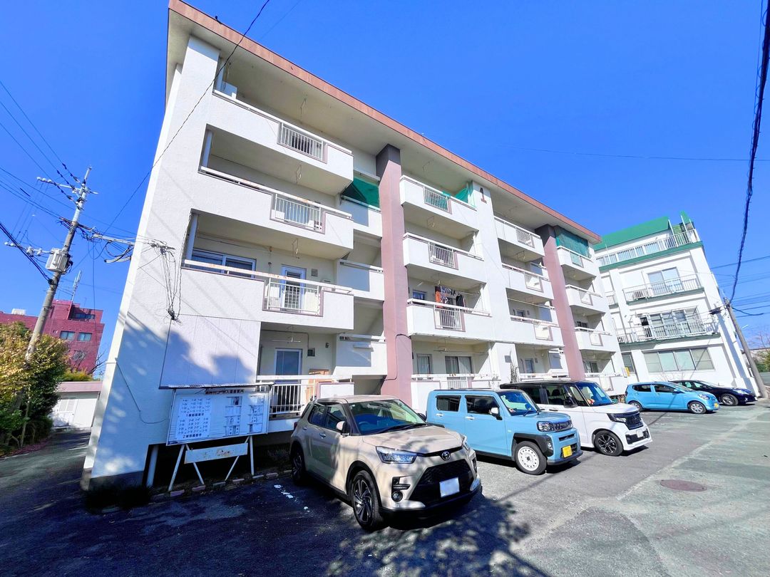 2DK Apartment for Sale in Kurume City, Fukuoka - 35.27 sqm - Thumbnail 2