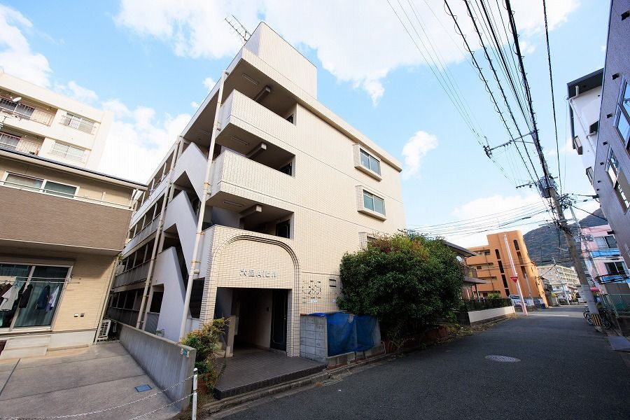 1R Apartment for Rent in Kitakyushu Kokurakita - 17,000 Yen - Thumbnail 2