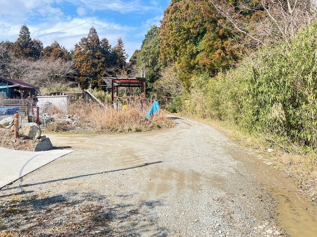 170-Tsubo Land for Sale in Fukuoka's Sawara Ward - Ideal for Camping or Beekeeping - Thumbnail 4