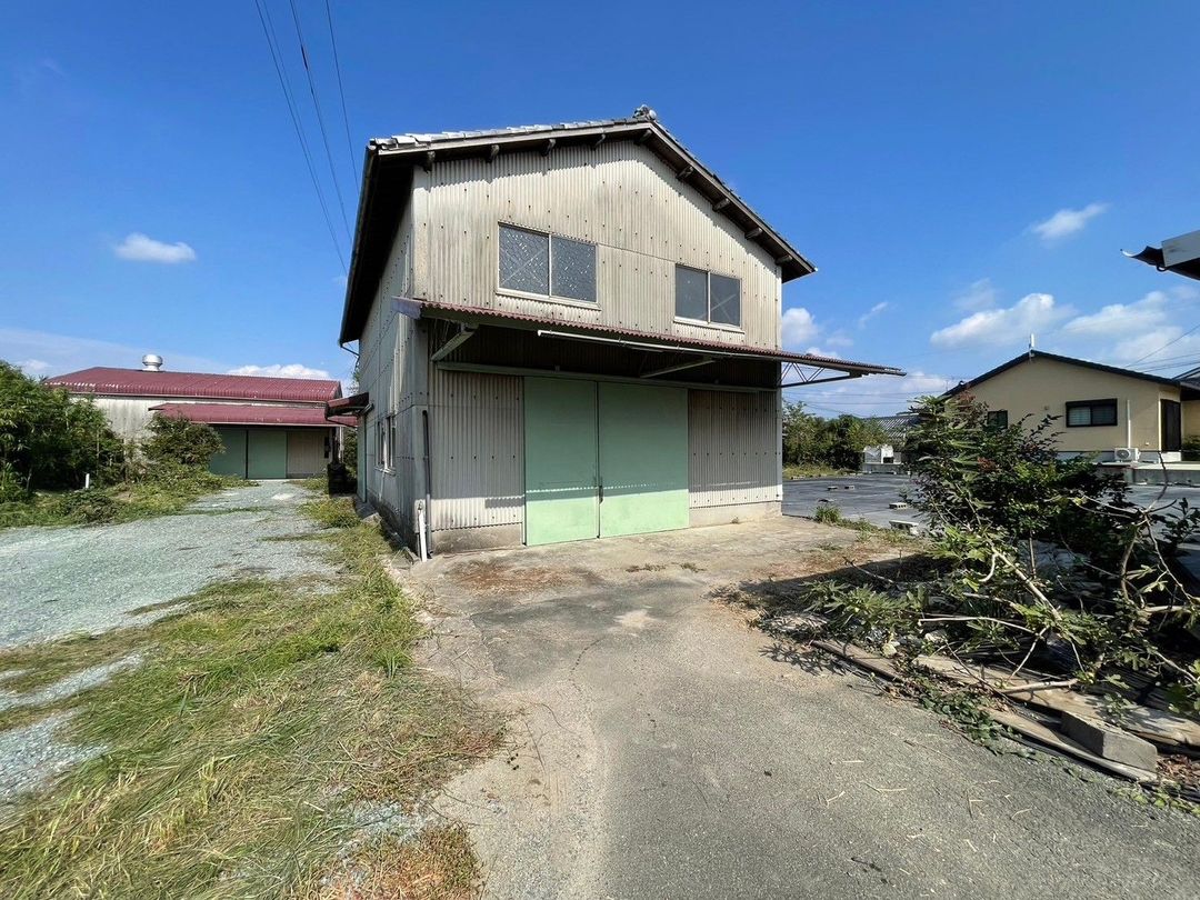 Two Warehouse Property with Land for Sale in Oki, Fukuoka - Image 1