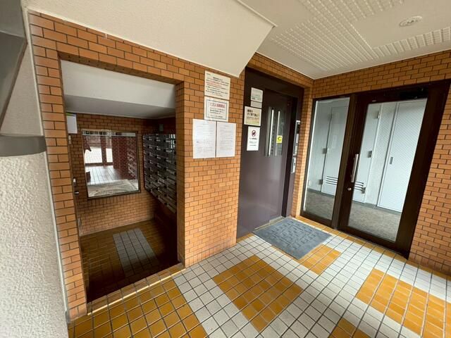 3LDK Corner Apartment in Kurosaki - ¥2.98M - Thumbnail 4