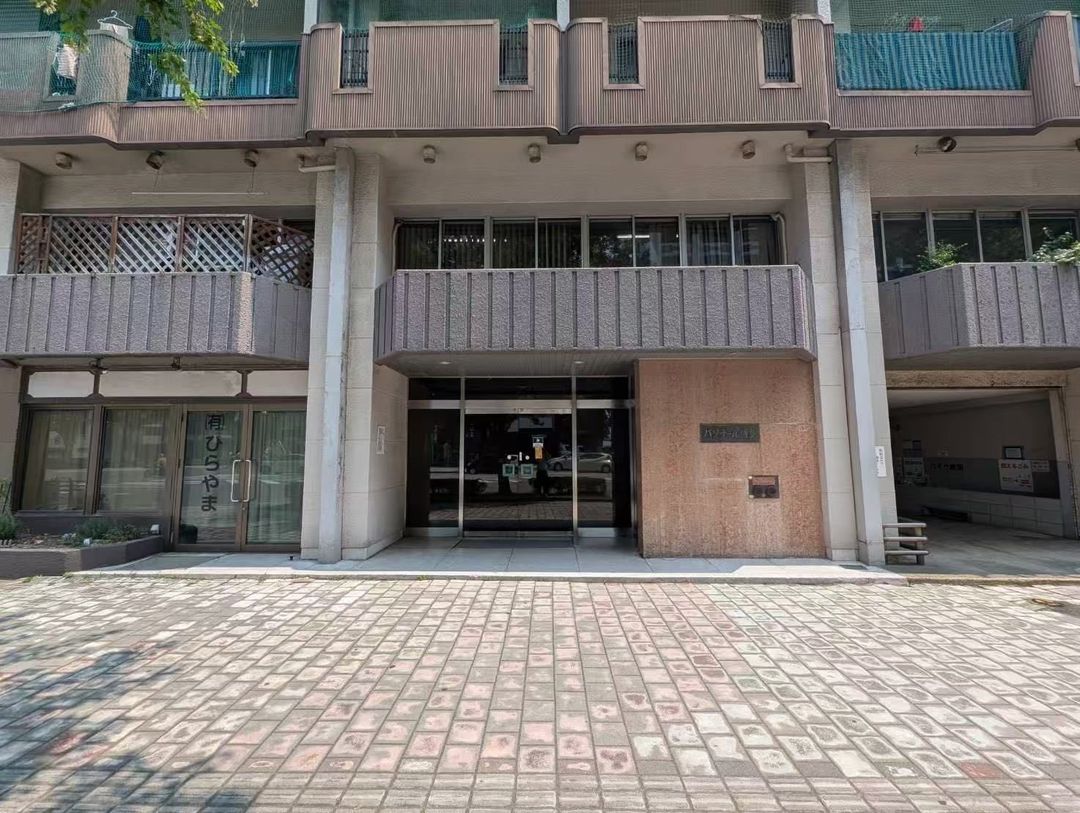 Office for Sale in Hakata, Fukuoka - 30.43 sqm Near Congress Hall - Thumbnail 2