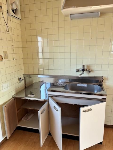 1K Apartment for Rent in Kurume City, Fukuoka - 20,000 Yen - Thumbnail 3