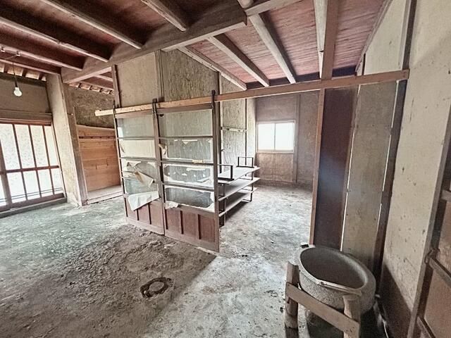 Spacious 7DK Traditional House on 611sqm Land in Buzen, Fukuoka - Thumbnail 4