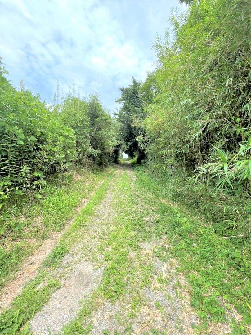 Itoshima City Land for Sale: Storage or Garden Plot, No Construction - Thumbnail 2