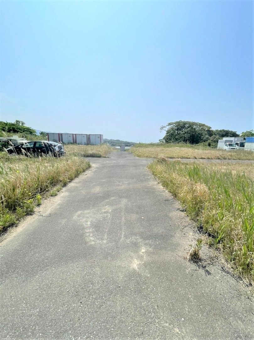 Itoshima City Land for Sale: Storage or Garden Plot, No Construction - Thumbnail 4
