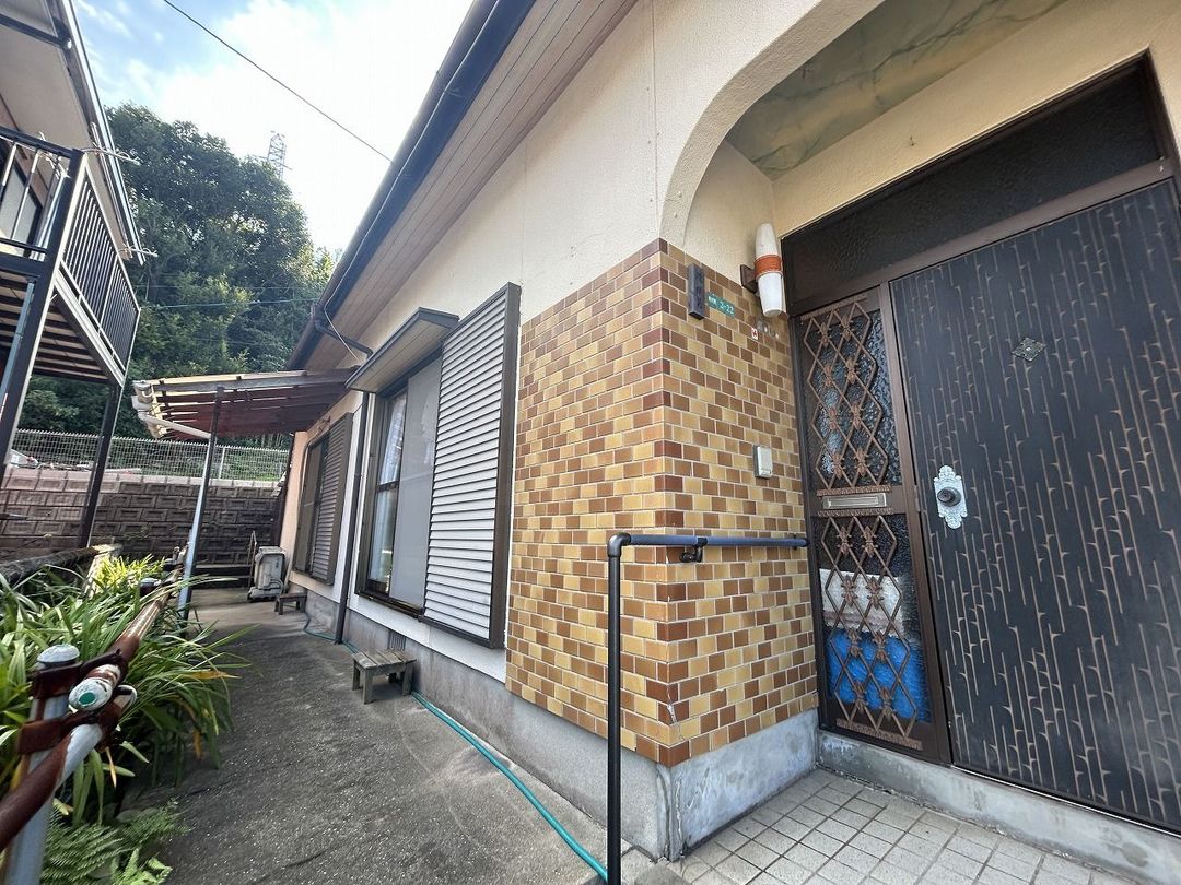 1979 3DK Wooden House for Sale in Wakamatsu, Kitakyushu - Thumbnail 2